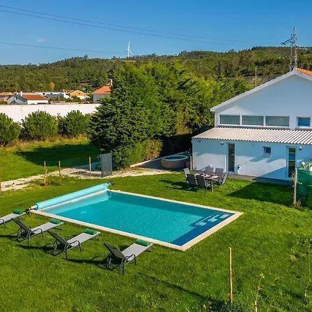 Sunny With Private Pool In Nazaré *