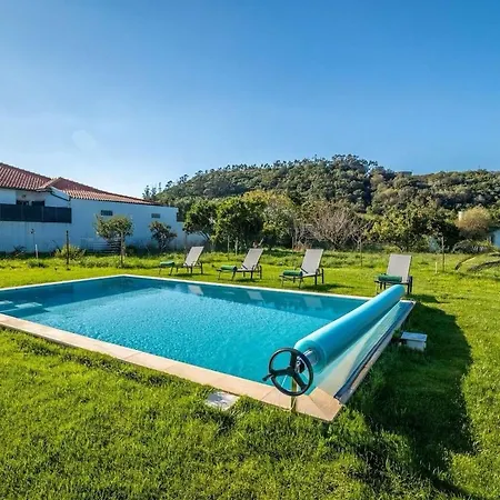 Sunny With Private Pool In Nazaré Famalicão